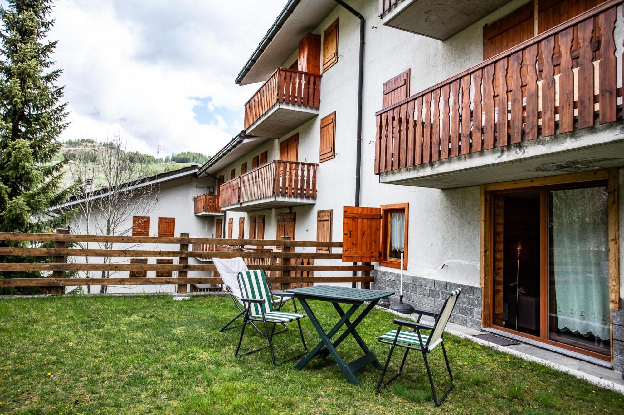 La Casa Di Matilde - Trilocale Vicinissimo Alle Piste Da Sci La Thuile Exterior photo